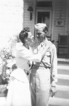 MomnDad.jpg (20120 bytes)